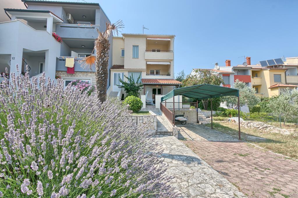 Apartments Veruda Porat Pula Buitenkant foto