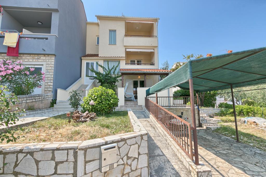 Apartments Veruda Porat Pula Buitenkant foto